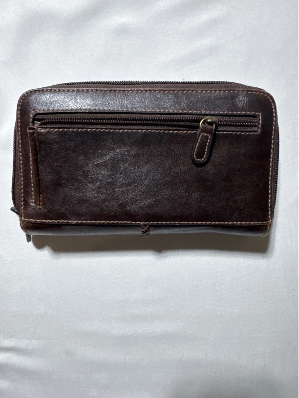 Vintage-Inspired Brown Leather Wallet with Built-in Solar-Po
